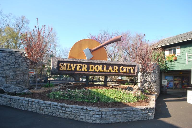 Featured image of post Mack débarque à Silver Dollar City en 2018