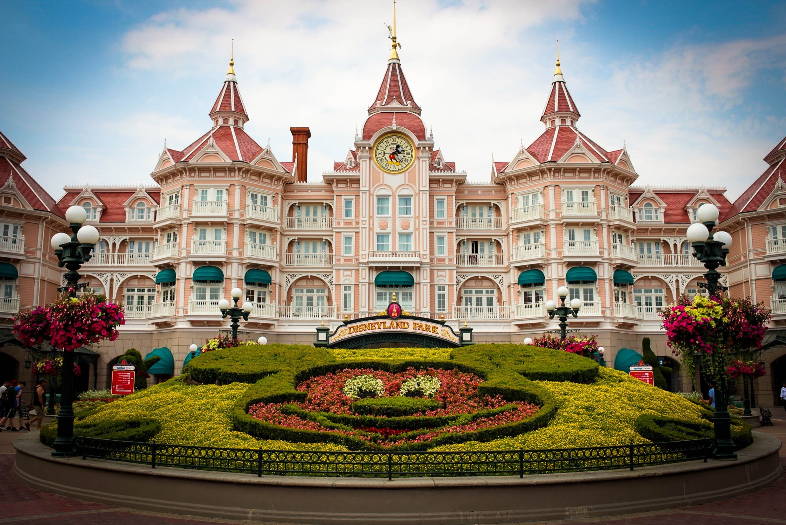 Featured image of post Malgré ses 25 ans, Disneyland Paris reste un mastodonte dans le tourisme français